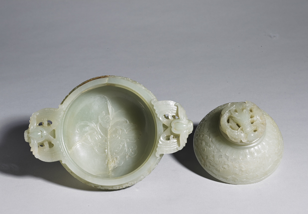 清 青玉雕番蓮活耳爐